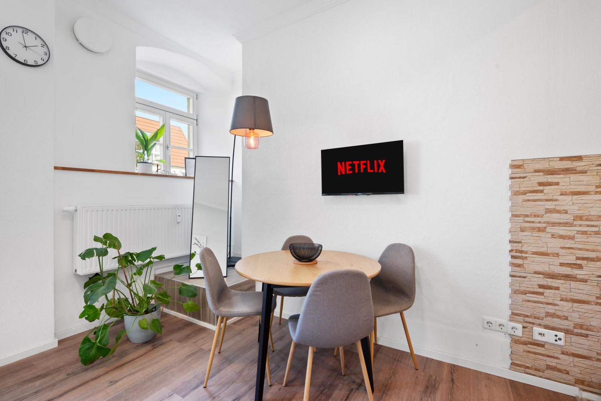 Backhome - Business&Family - Fantastische Schlosslage, Smarttv, Netflix, 50Qm, 24H Checkin - Apartment 1 Ludwigsburg Kültér fotó