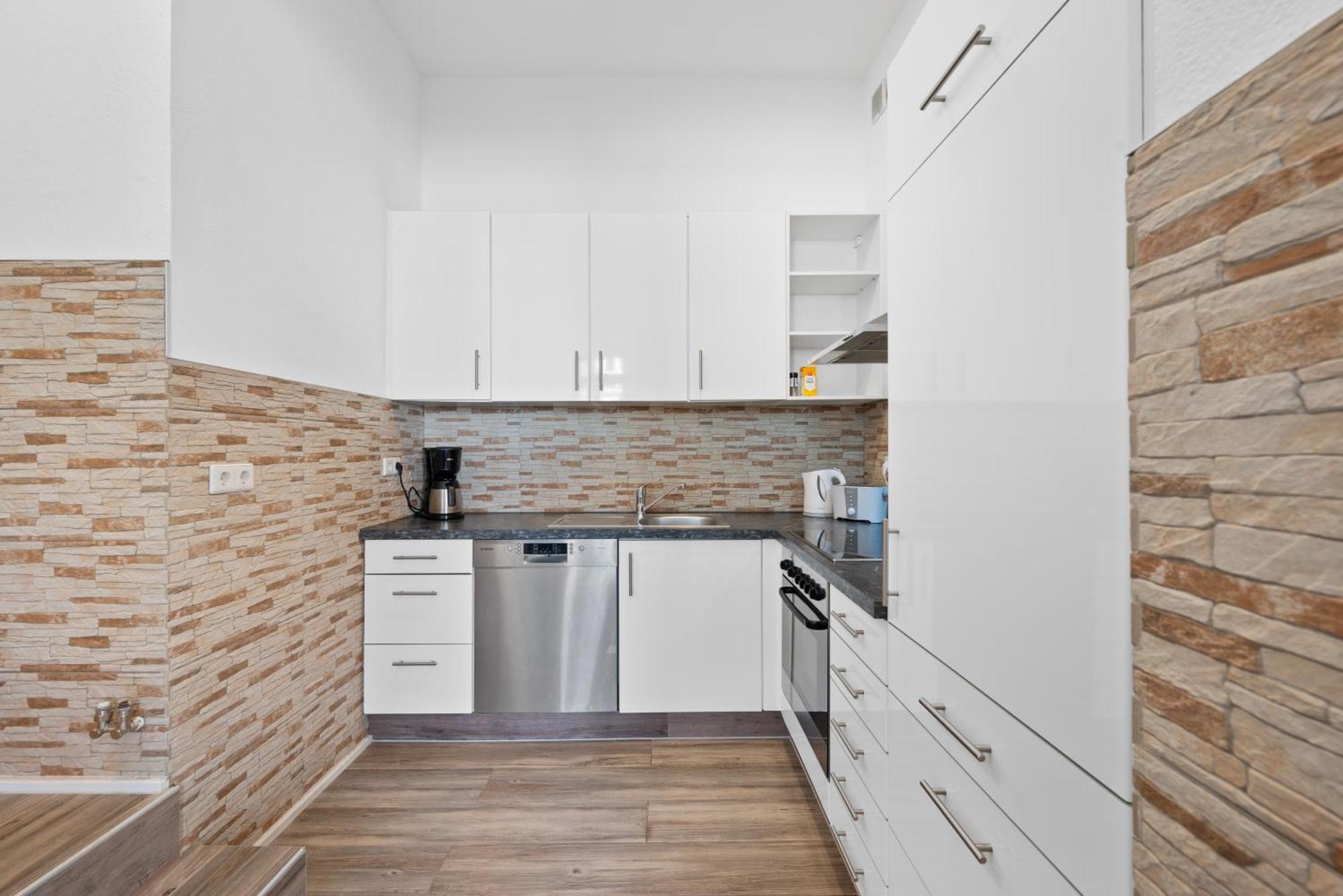 Backhome - Business&Family - Fantastische Schlosslage, Smarttv, Netflix, 50Qm, 24H Checkin - Apartment 1 Ludwigsburg Kültér fotó